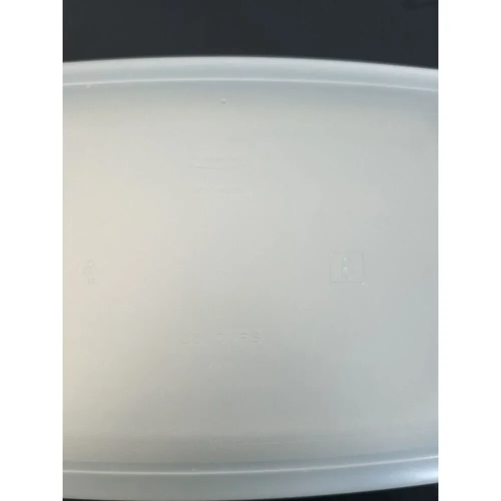 Lot of 3 Rubbermaid Servin Saver 2 #4 Container Clear w Almond Lid 1 XL #8